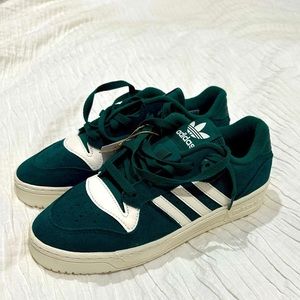 Adidas Rivalry Low “Collegiate Green”